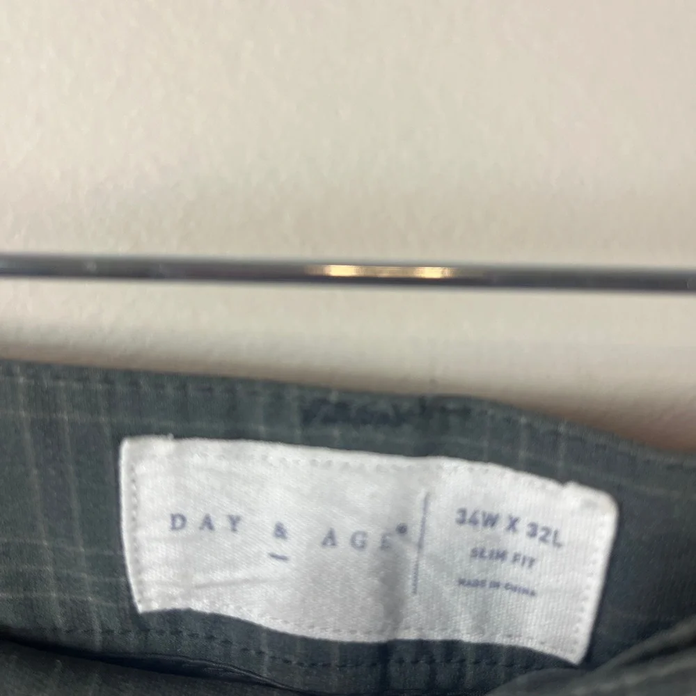 2/$30 Day & Age Gray Plaid Slim Fit Slacks Pants 34x32